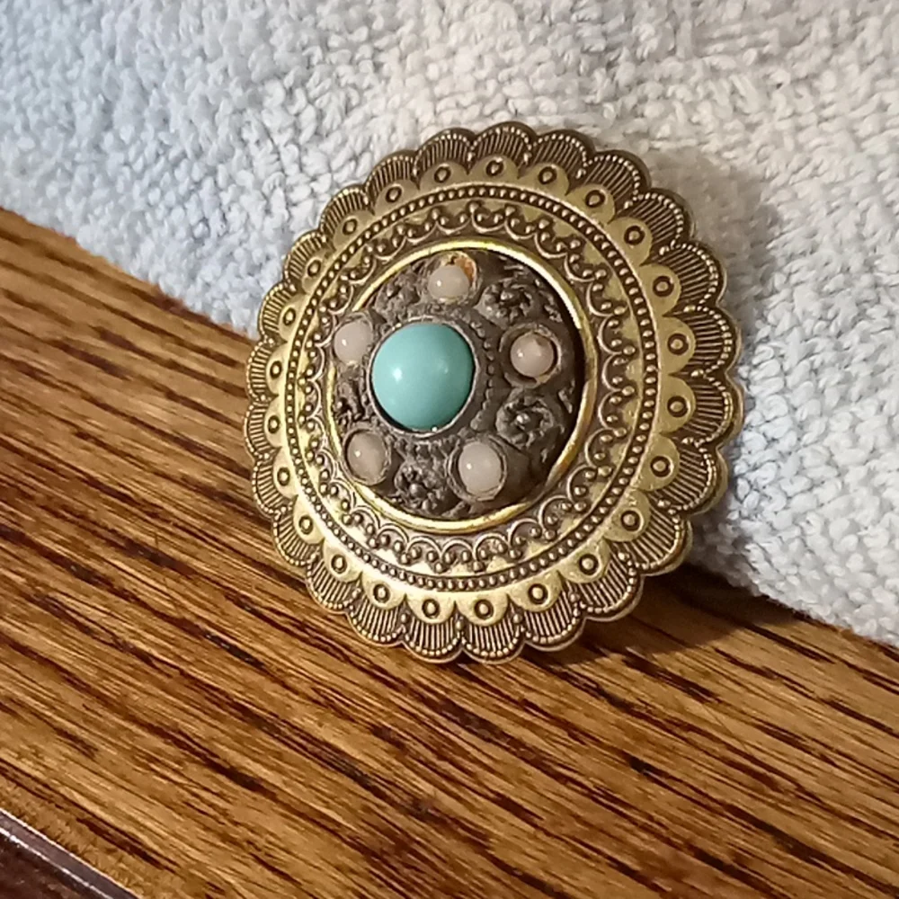 **Vintage Bronze Medallion Brooch - Picture 1 of 6